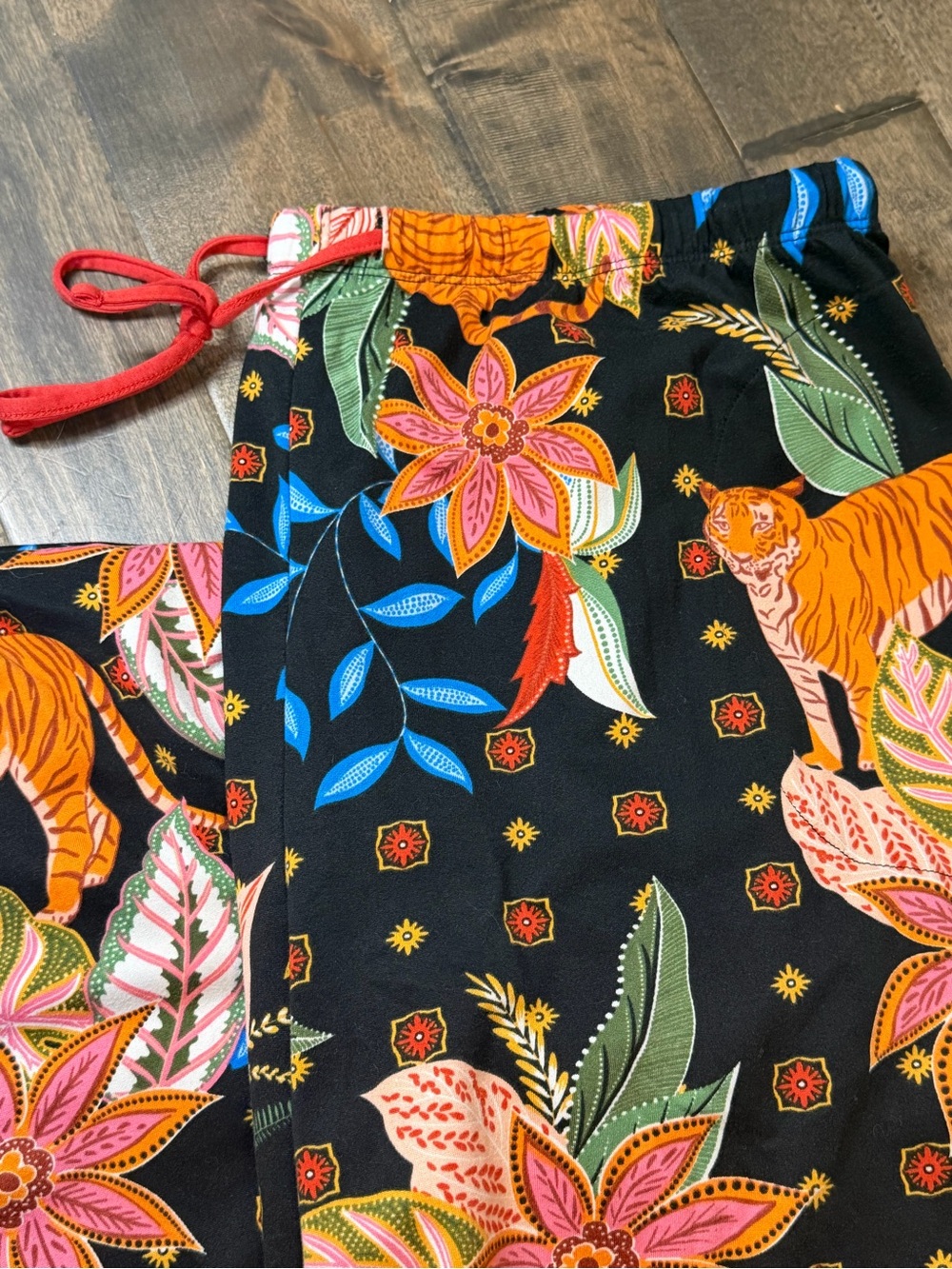 Room Service Floral Tiger Print Pajama Set Womenâs XXL Black Button Front Lounge - Picture 5 of 14